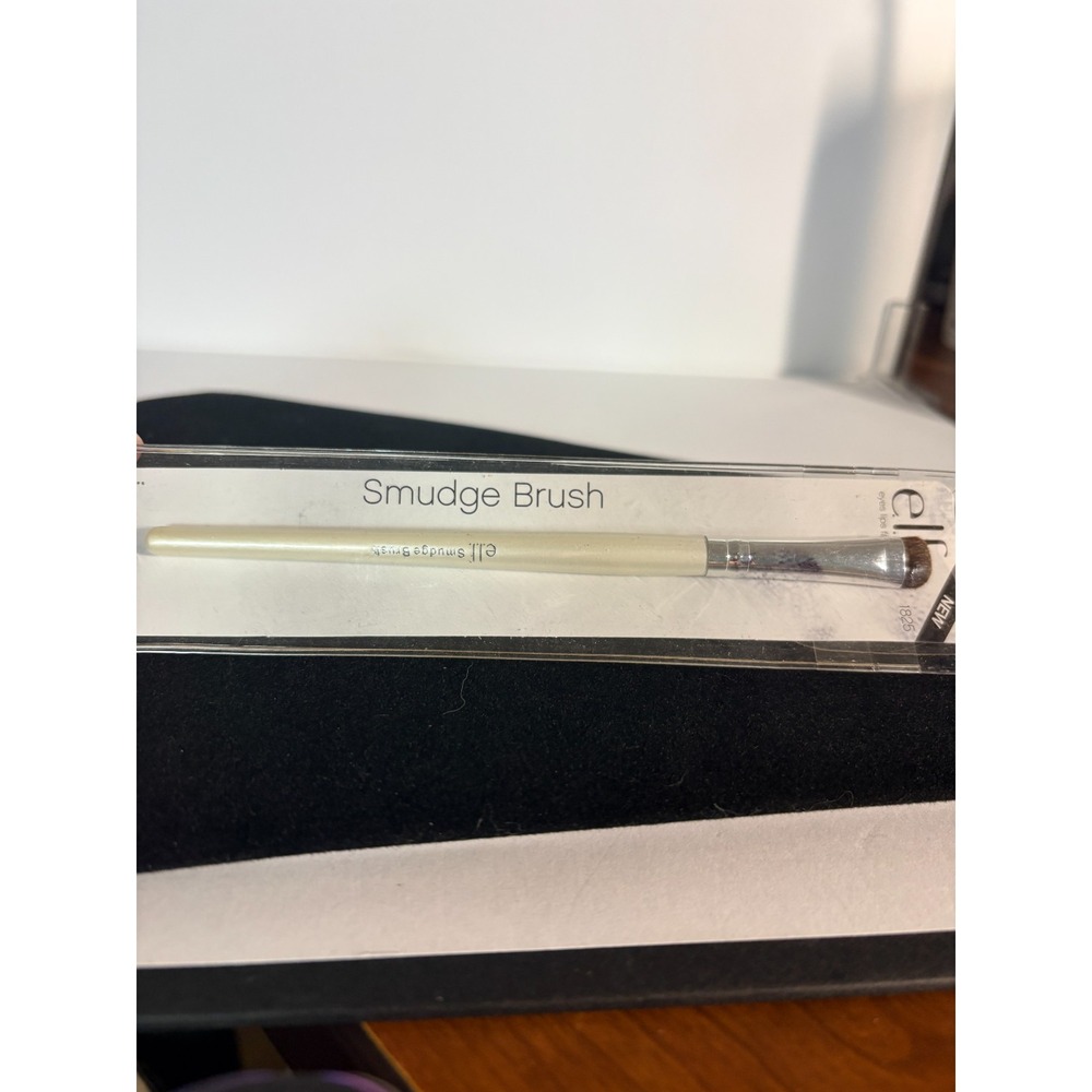 ELF Smudge Brush Professional Makeup Tool White Synthetic Fiber New